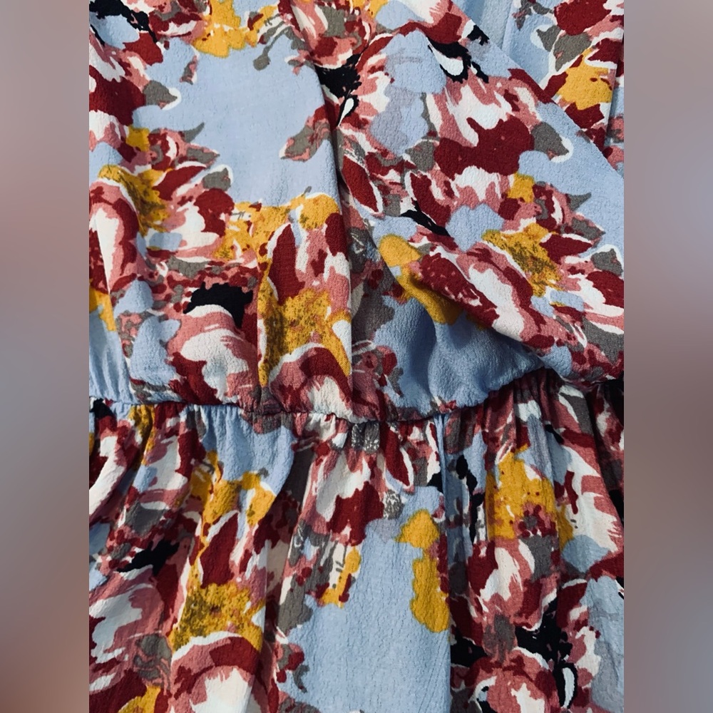 Astr Romper • Floral Print on Blue Background • Flirty • Sz. S • EUC - Picture 5 of 9